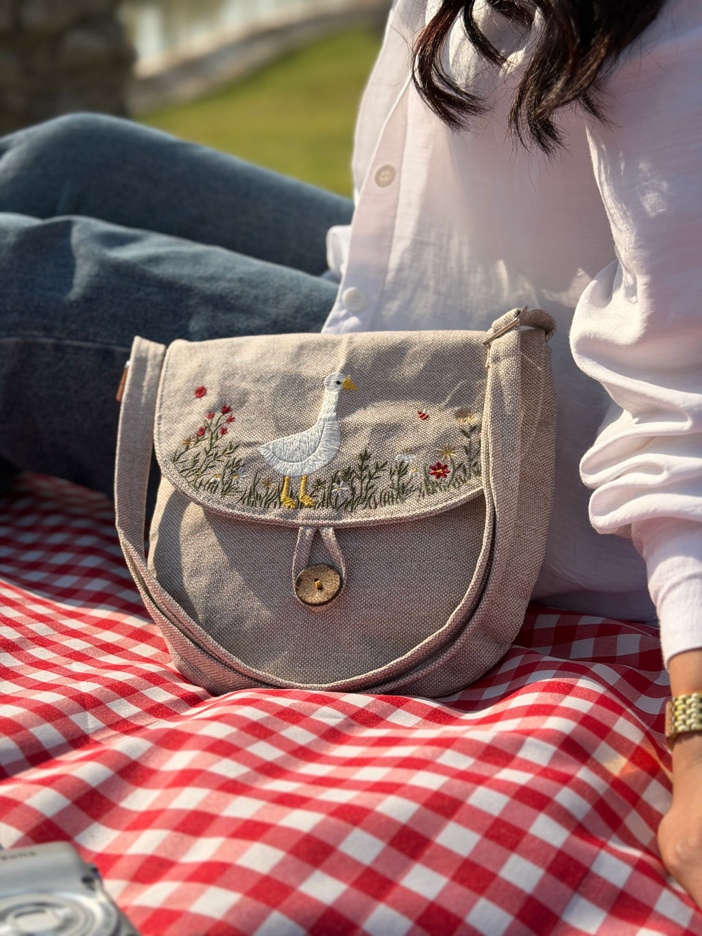 Goose Linen Crossbody